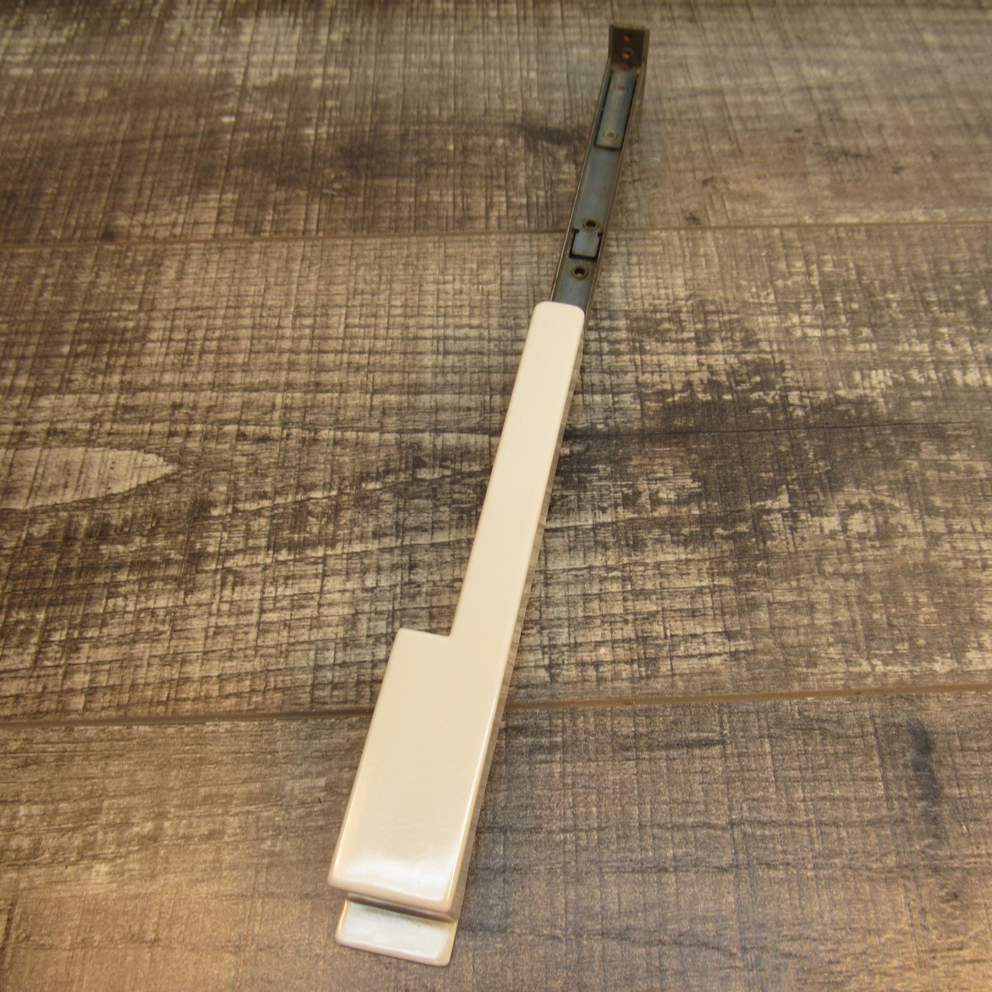 Hammond Organ Replacement Key, B (Waterfall)