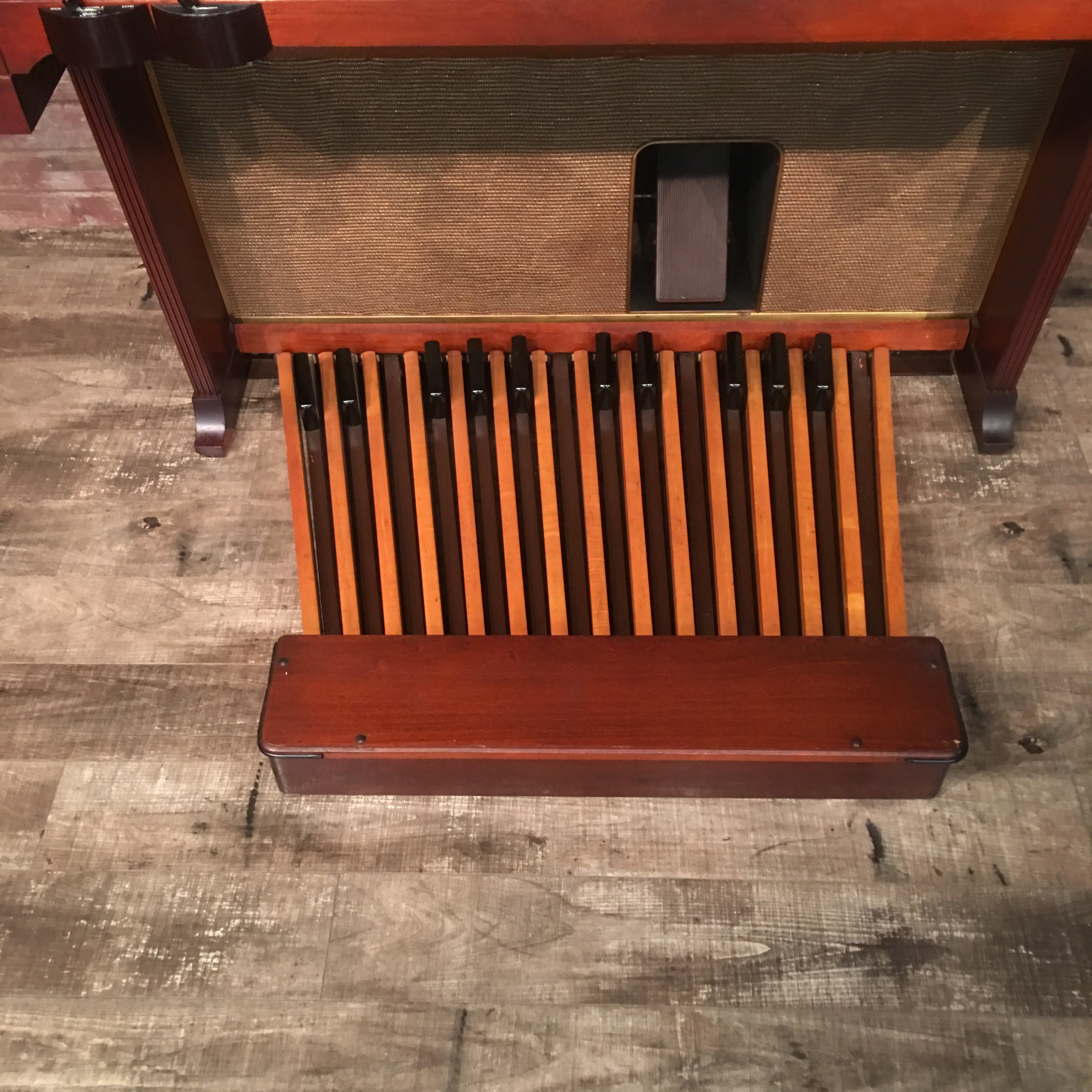 Hammond '64 Vintage A-100 with Leslie 3300W Rotary Speaker Bundle - Pedal